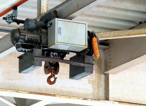 天井クレーン更新の費用はいくら？修理との違いと判断基準を解説